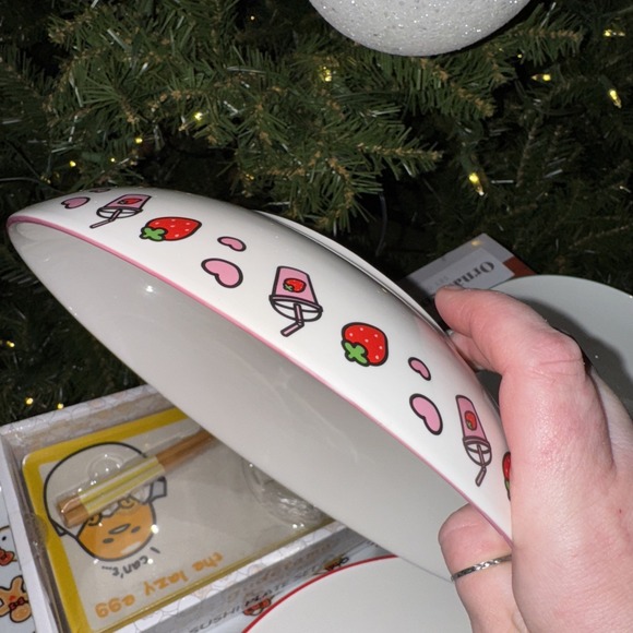 Sanrio My Melody Ceramic Dinner Serving Bowl NEW White Pink Cupcake Hello Kitty - Picture 3 of 4